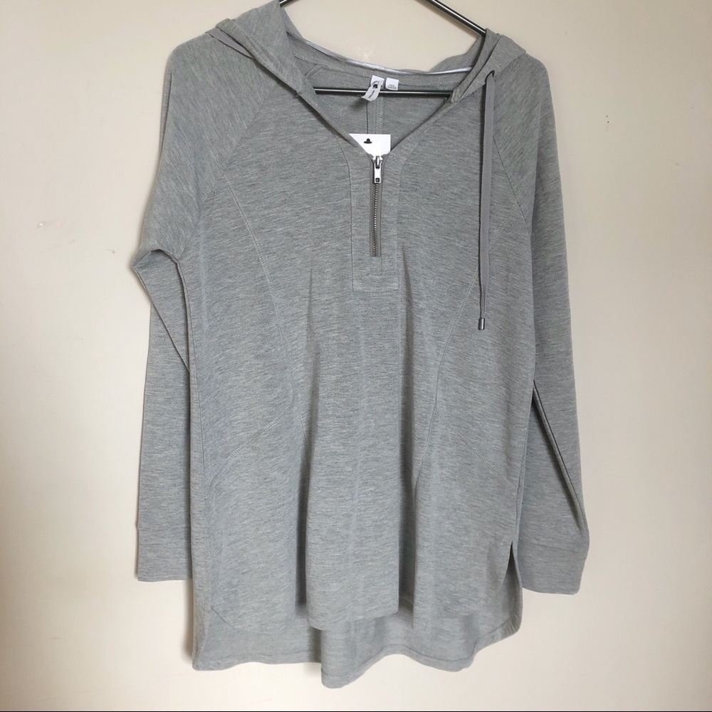 NWT Cable & Gauge grey hoodie tee
